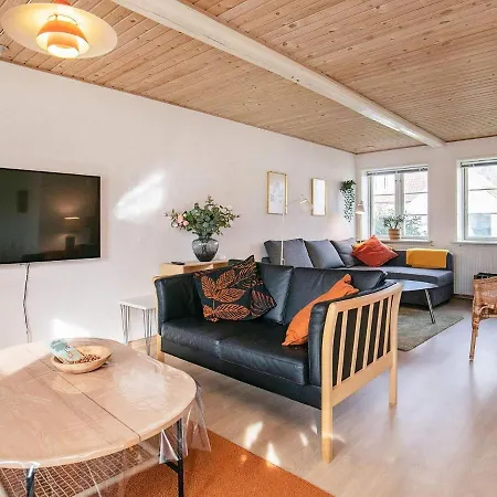 11 Person In R Sk Bing Holiday home *